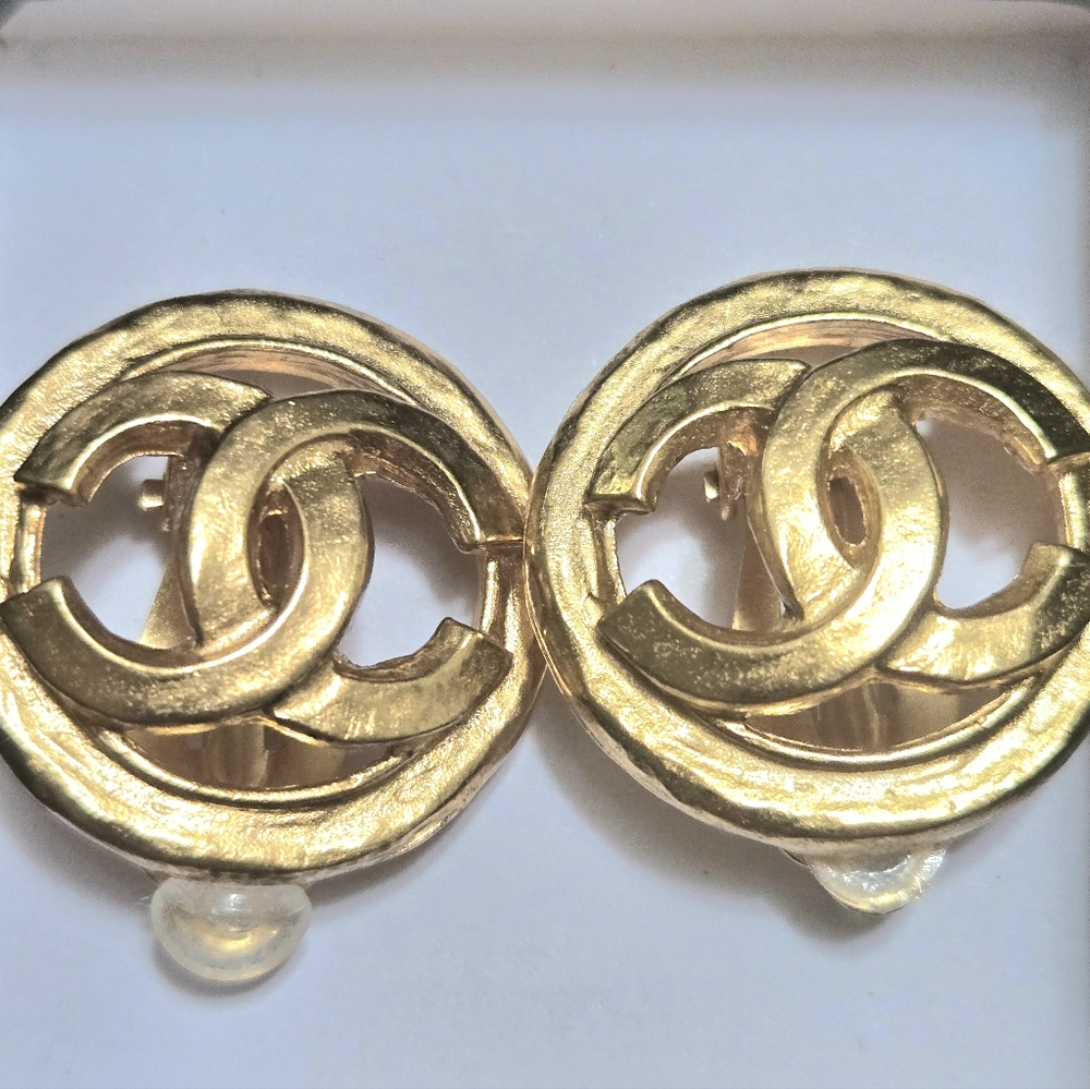 CHANEL Gold Clip CC Earrings